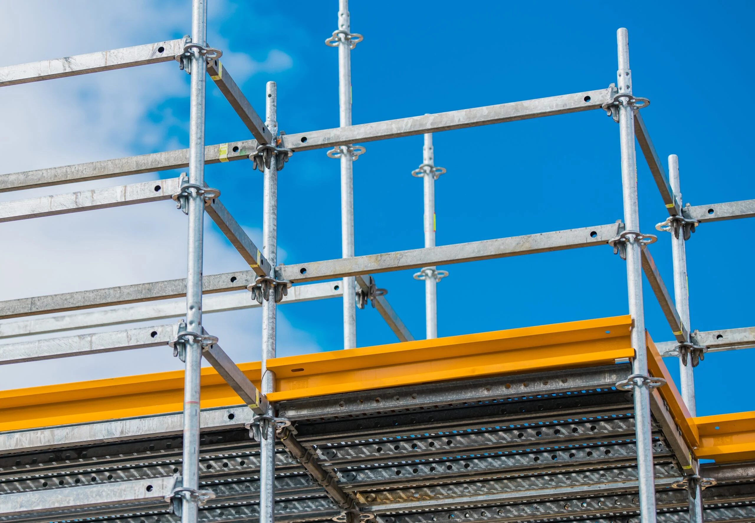 Installation process of the industrial project scaffolding