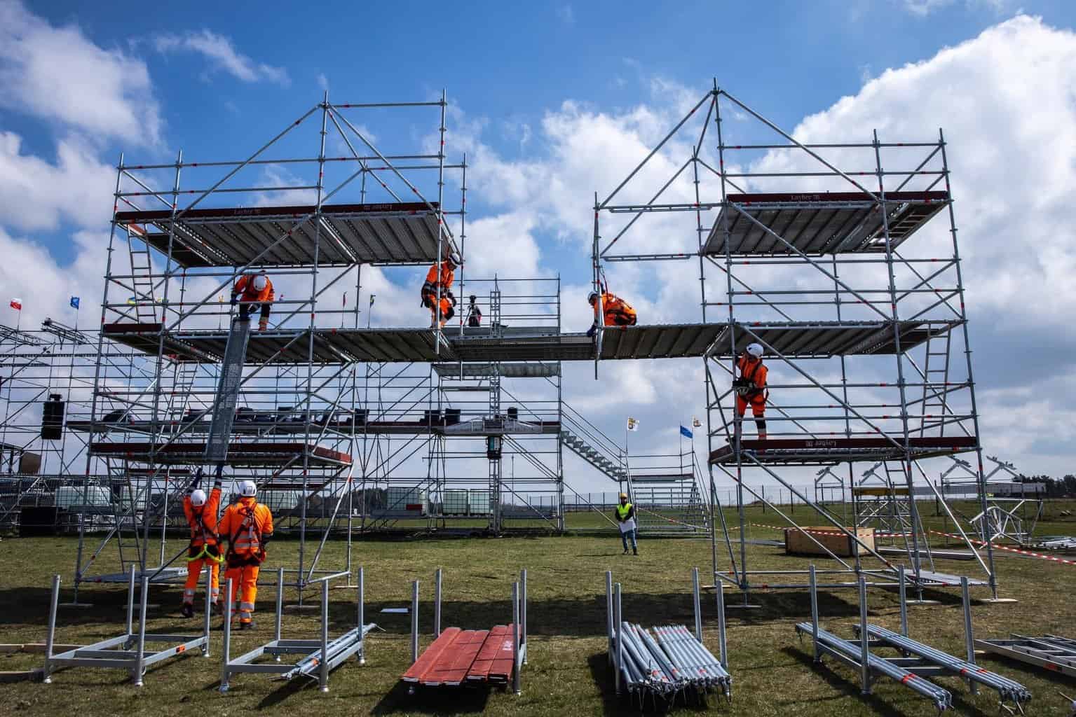 Details of scaffolding in industrial construction projects