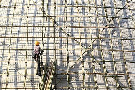 Precautions for erecting a scaffold