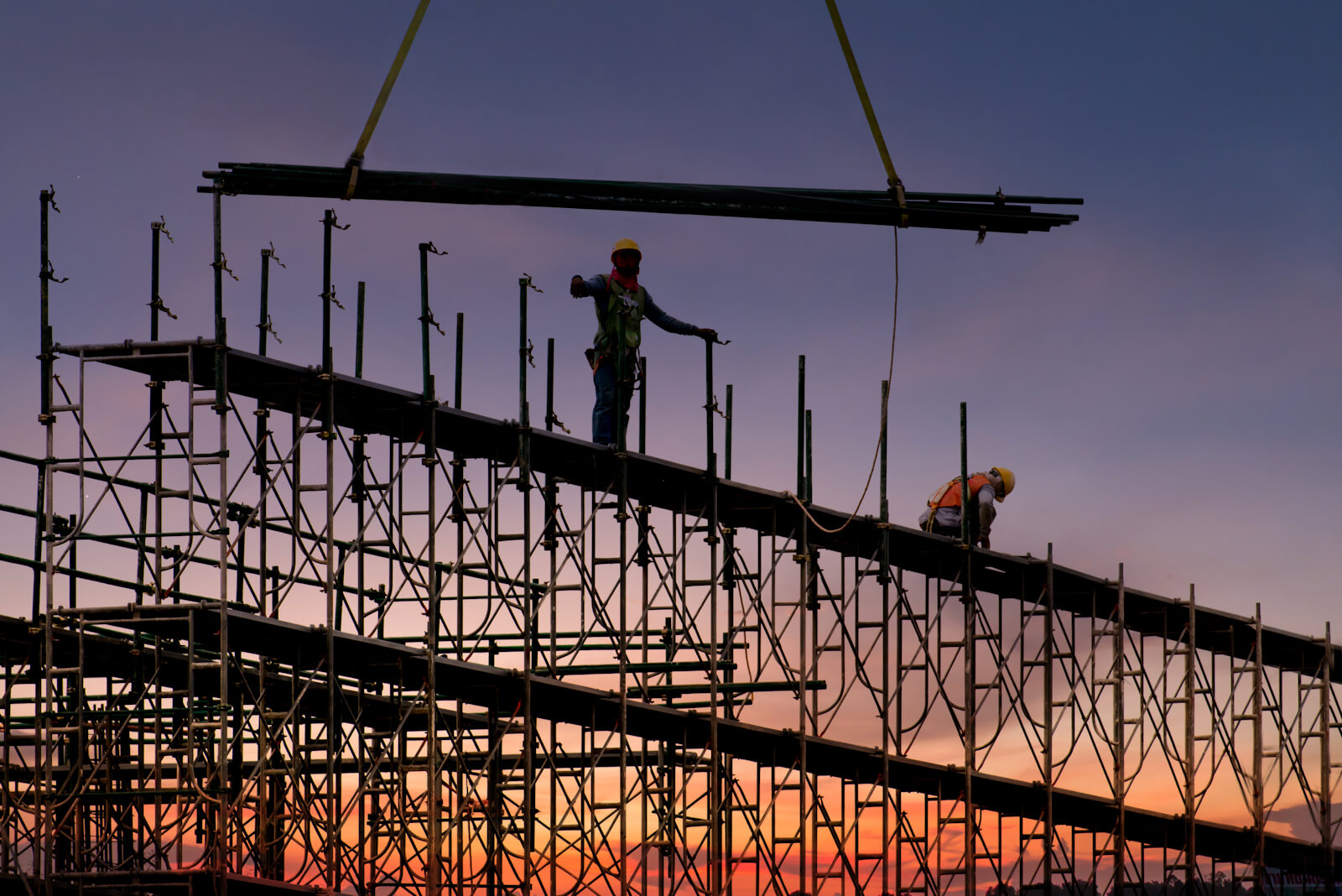 What are the advantages of choosing a scaffolding system for your project