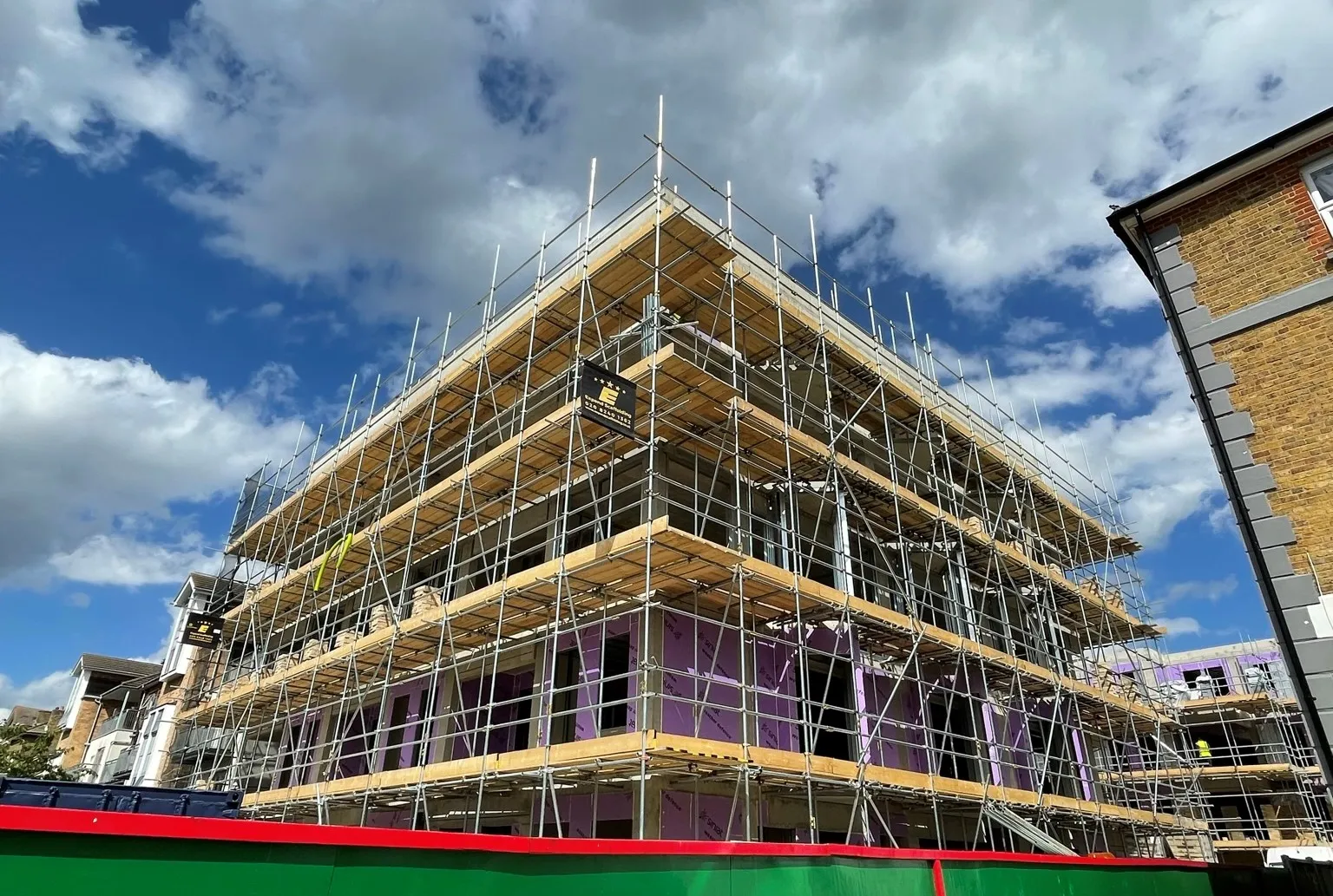 About the advantages of clasp-type scaffolding over traditional scaffolding