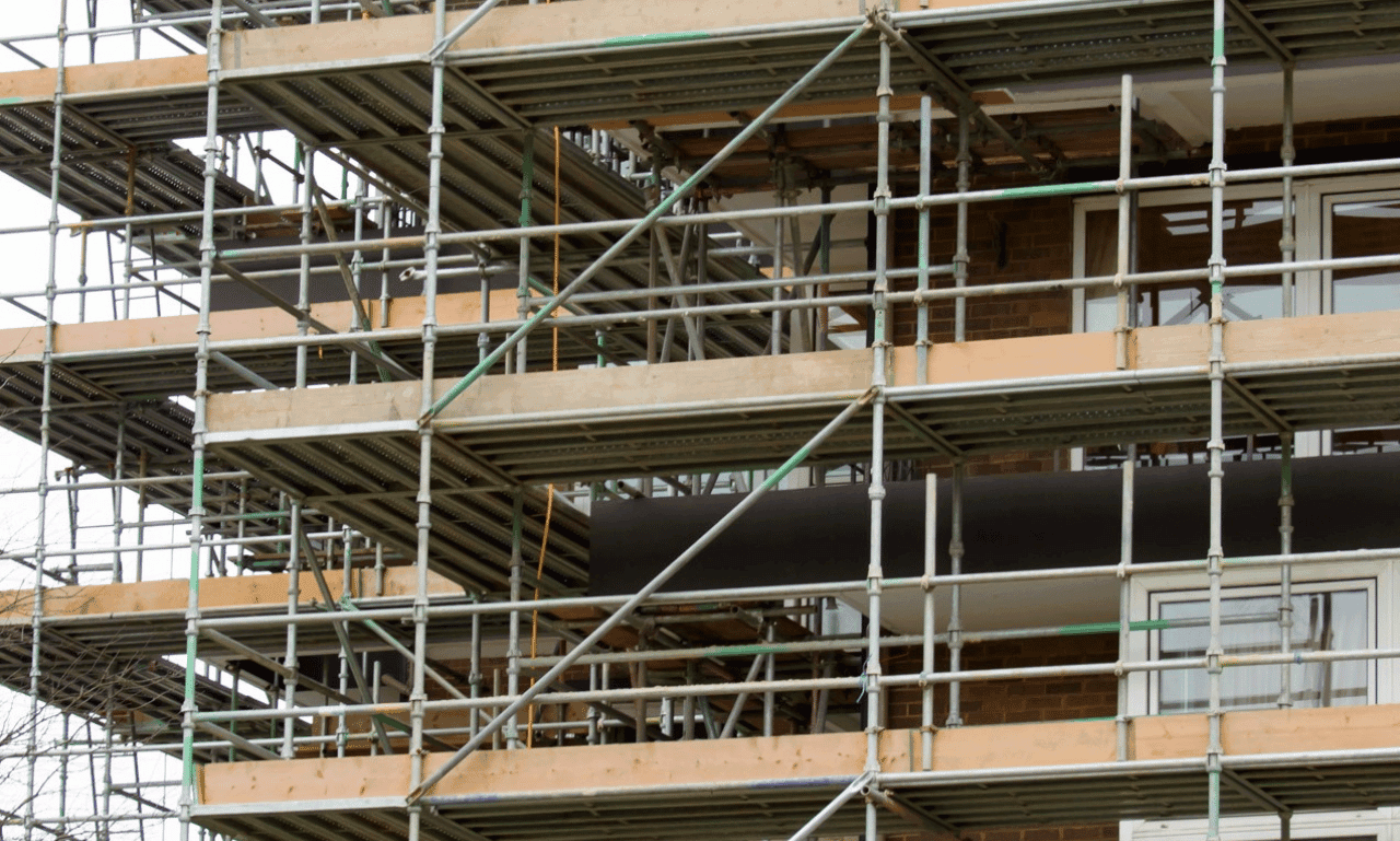 What are the methods for scaffolding erection and dismantling